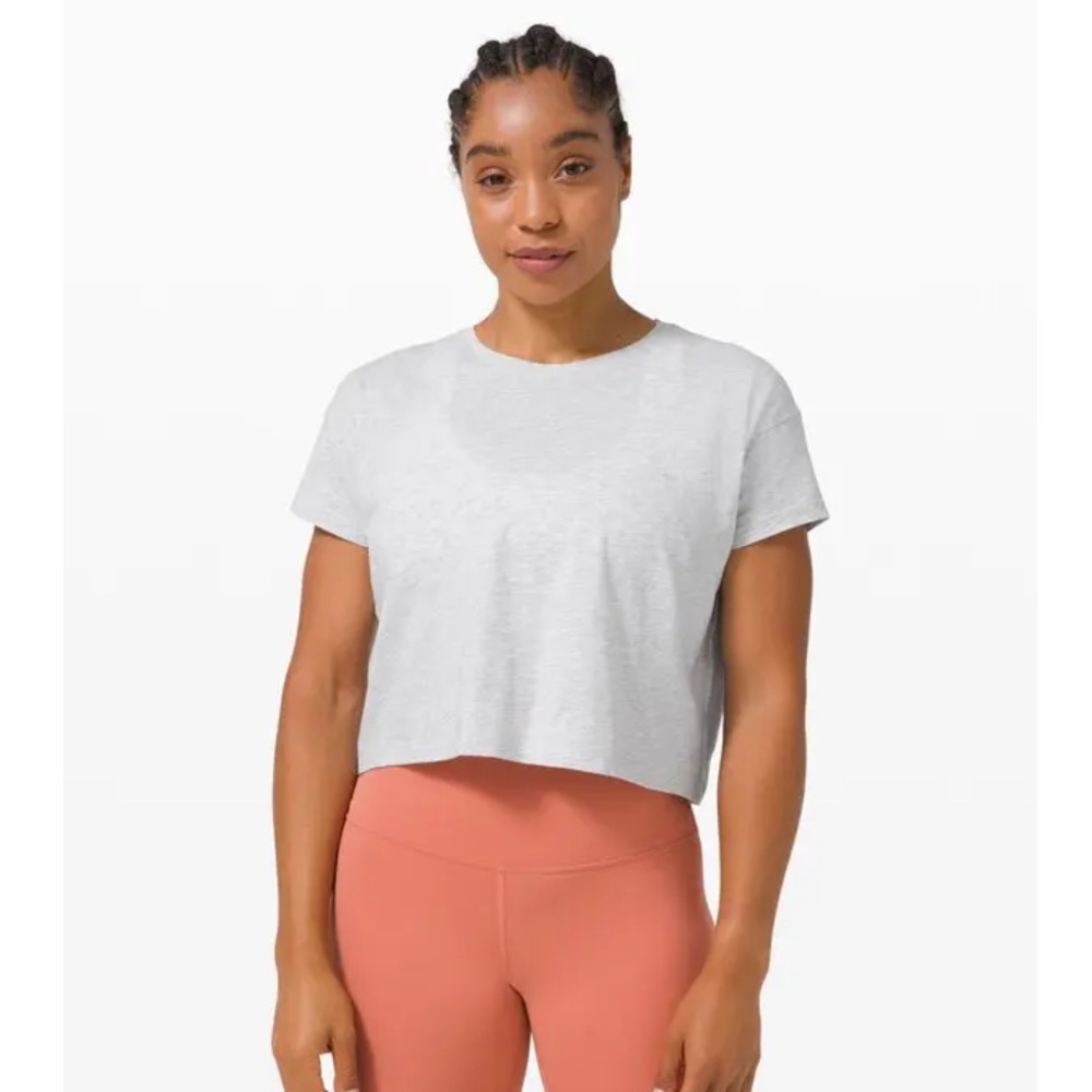 Lululemon Cates T-shirt size 4